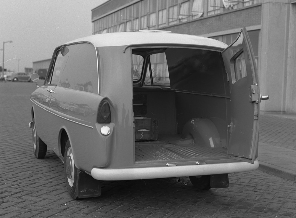 Daf 600 Bestel prototype - achterzijde met deur open