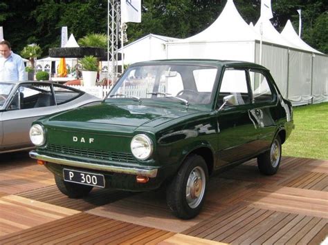 Daf p300 prototype uit het DAF Museum - voor- en zijaanzicht